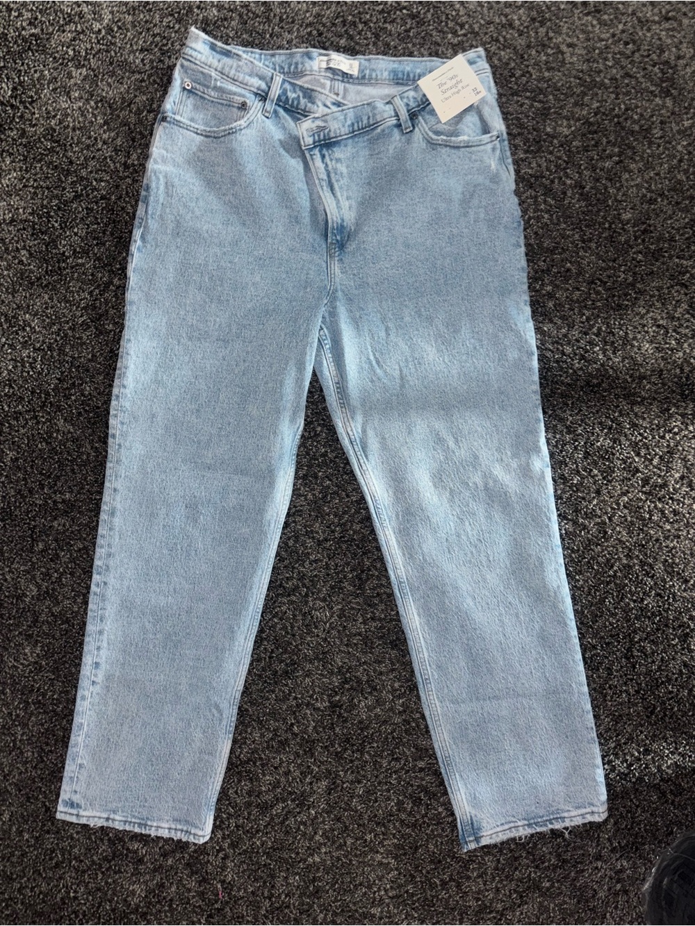 Women’s Abercrombie & Fitch Light Blue 90’s Straight Ultra High Rise Jeans